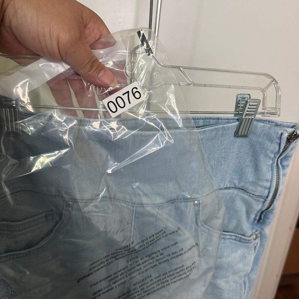 Spanx The Signature Straight Jeans Light Wash Blue Side Zip High Waist Denim 10 - Picture 9 of 9